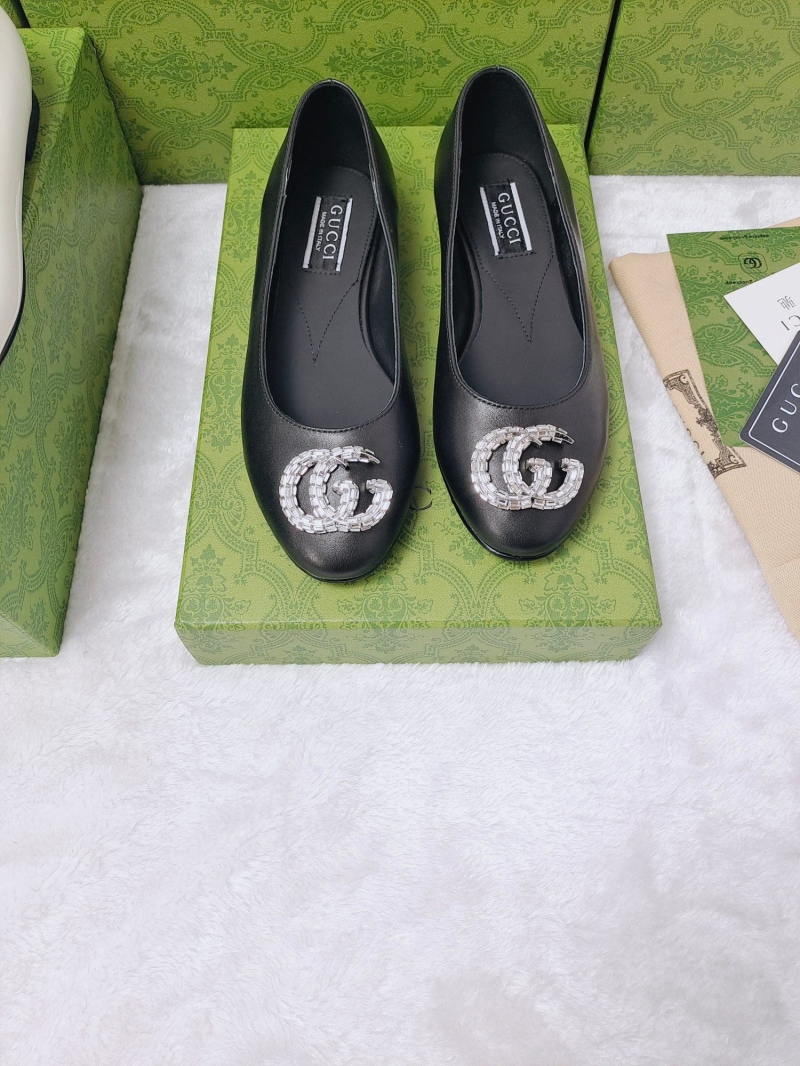 Gucci Flat Shoes